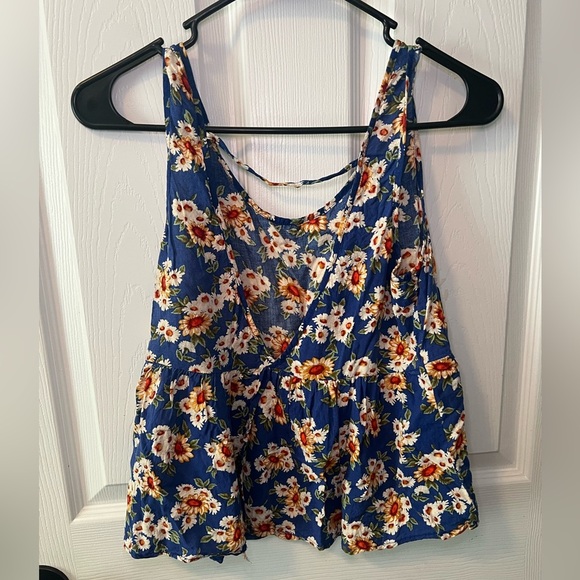 Forever 21 Spaghetti Strap Top Size Medium - Picture 2 of 3